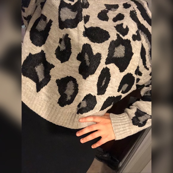 🐾 Animal Print Sweater🖤 - Picture 5 of 5